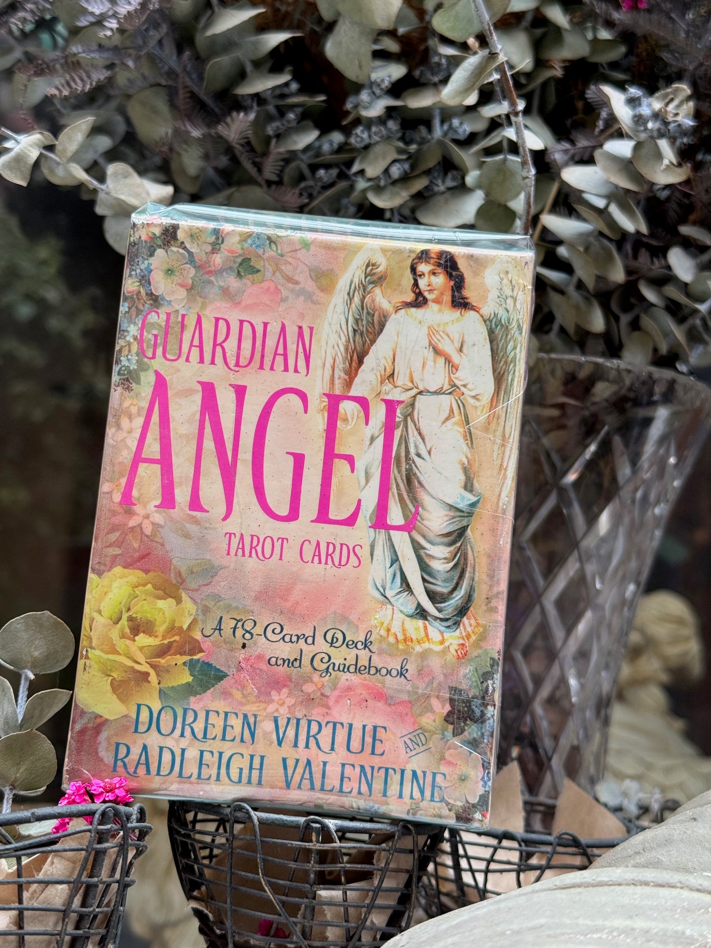 Guardian Angels Tarot Cards: A 78-Card Deck and Guidebook ( display stock)